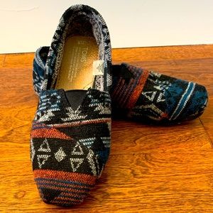 Tom’s Aztec print 9 W
